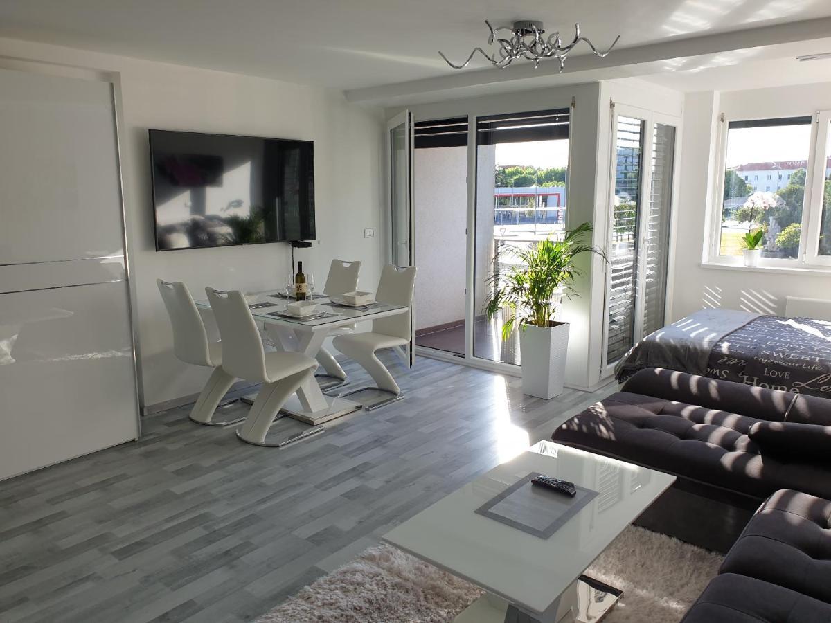 Apartment Val Koper Eksteriør billede