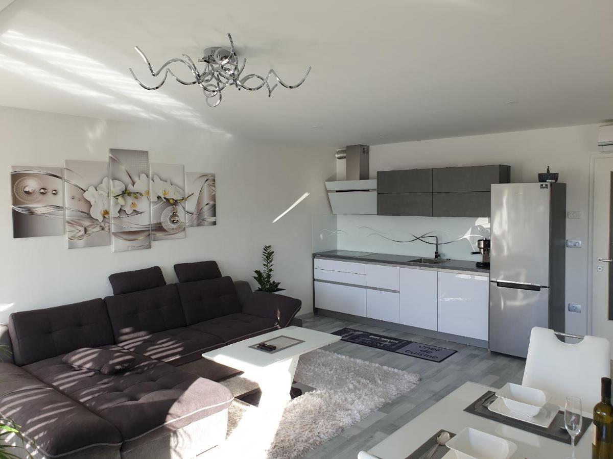 Apartment Val Koper Eksteriør billede