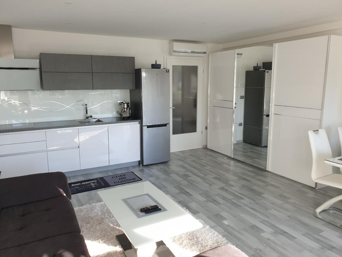 Apartment Val Koper Eksteriør billede
